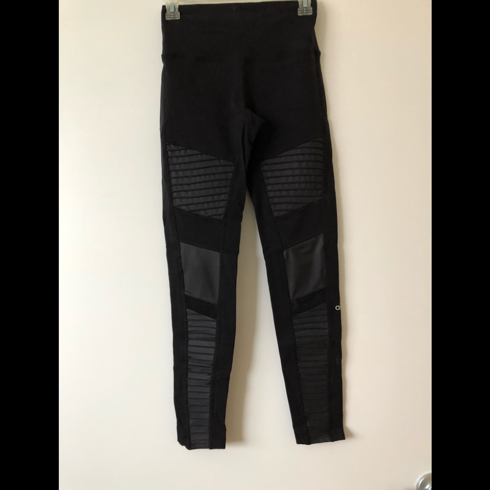 ALO YOGA MOTO LEGGINGS